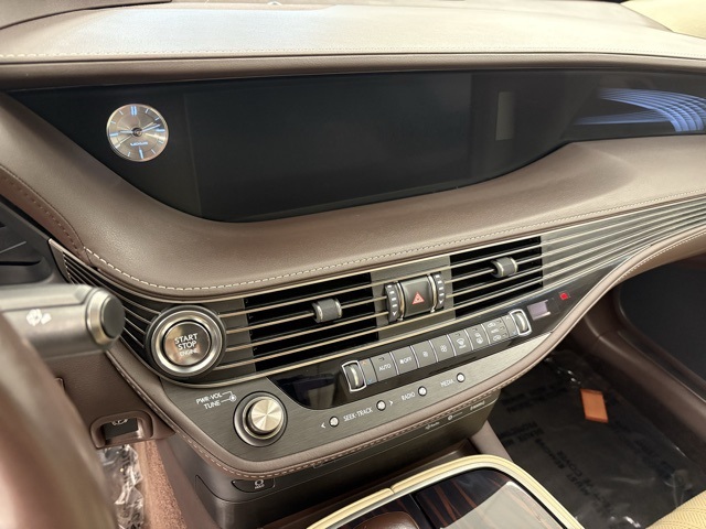 2018 Lexus LS 500 photo 11