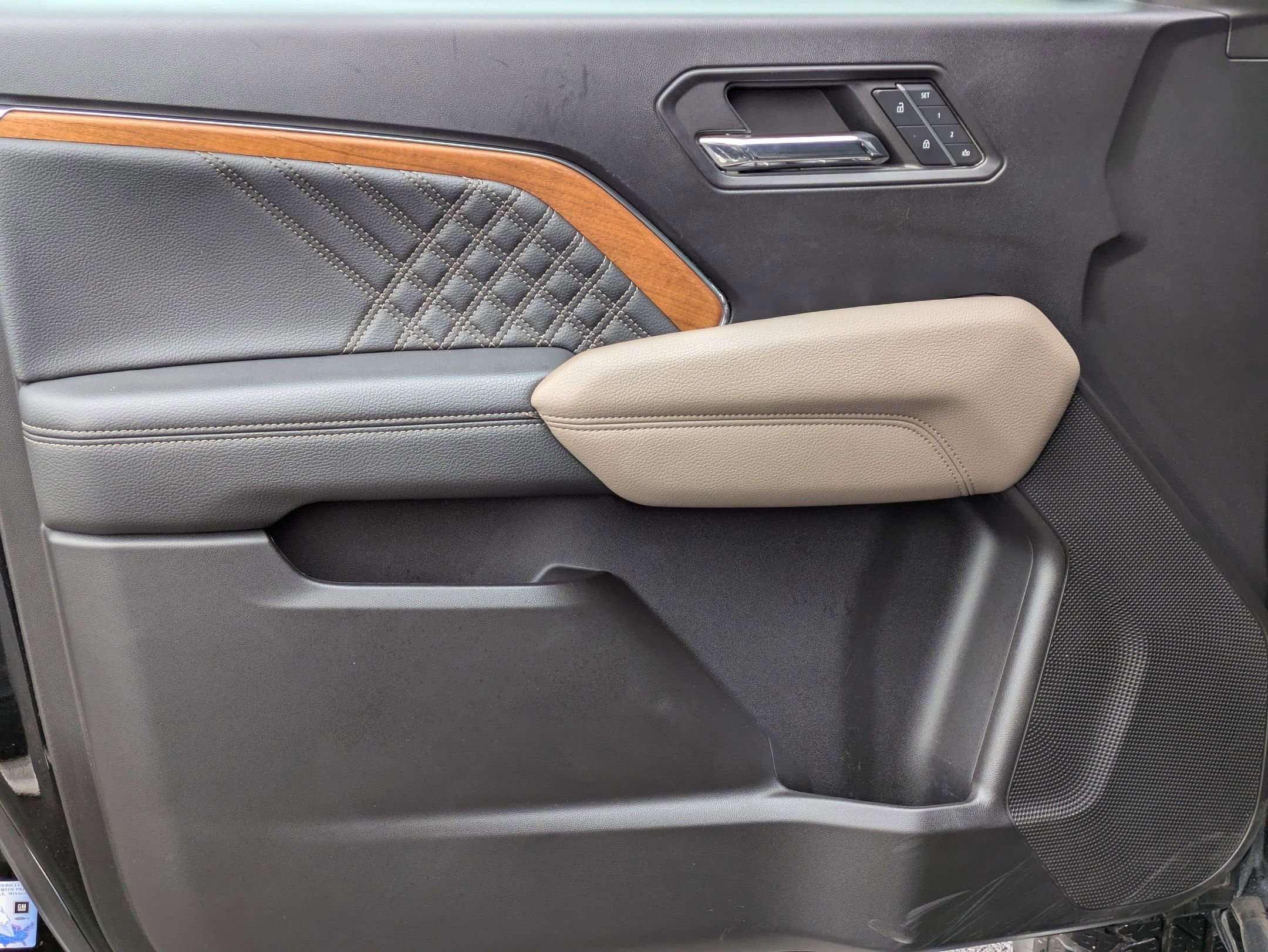 2023 Gmc Canyon Denali photo 9