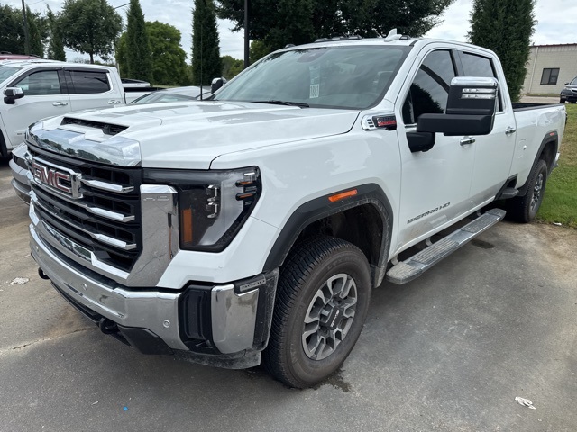 Used 2025 White GMC SLT image 16