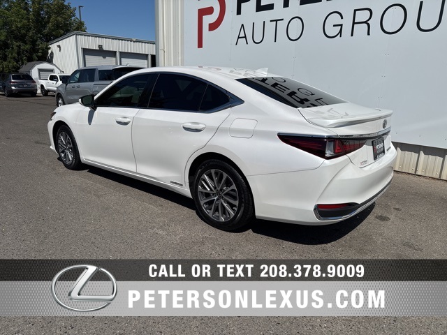 2022 Lexus ES 300h photo 6