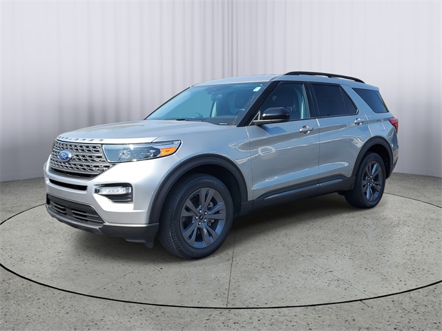 2023 Ford Explorer XLT photo 2