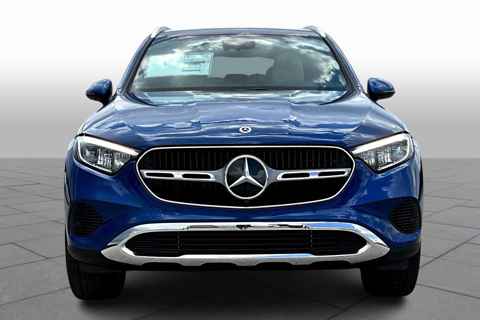 2026 Mercedes Benz GLC 300 photo 3