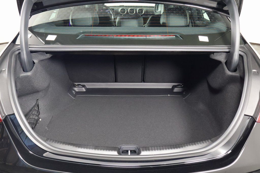 2025 Mercedes Benz C 300 photo 8