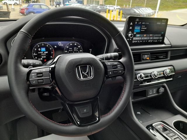 2025 Honda Pilot Black Edition photo 11