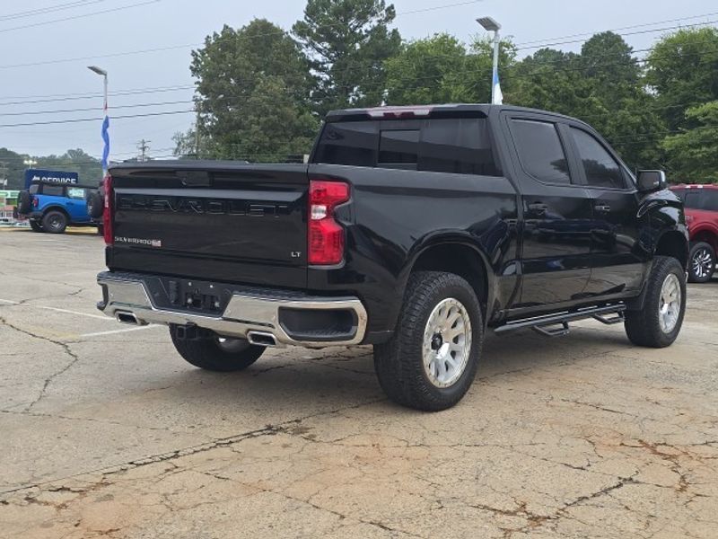 2020 Chevrolet Silverado 1500 LT photo 3