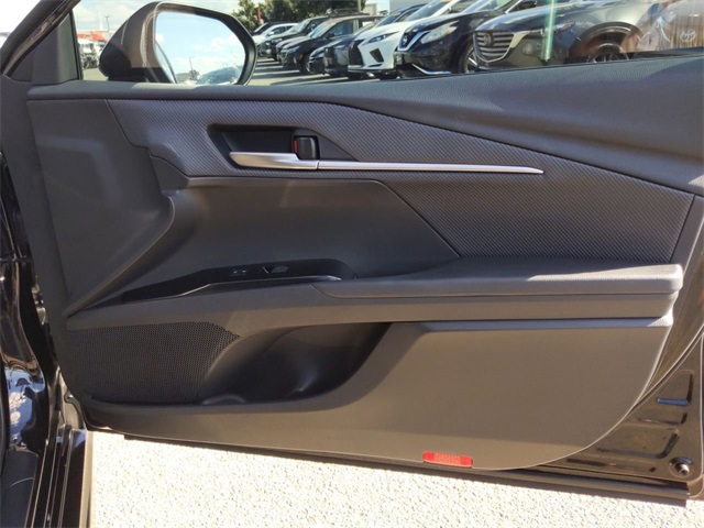 2025 Toyota Camry SE photo 30
