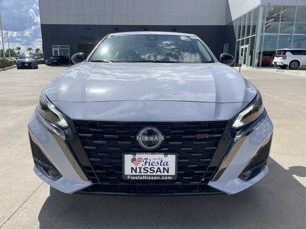 2025 Nissan Altima SR photo 7