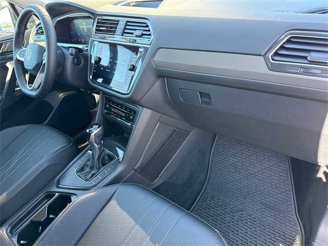 2023 Volkswagen Tiguan SE photo 17