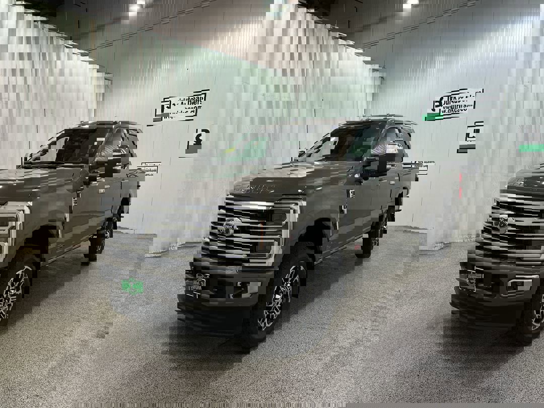 2026 Ford F-350 Platinum photo 4