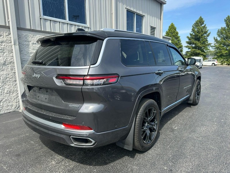 2022 Jeep Grand Cherokee L Summit photo 3