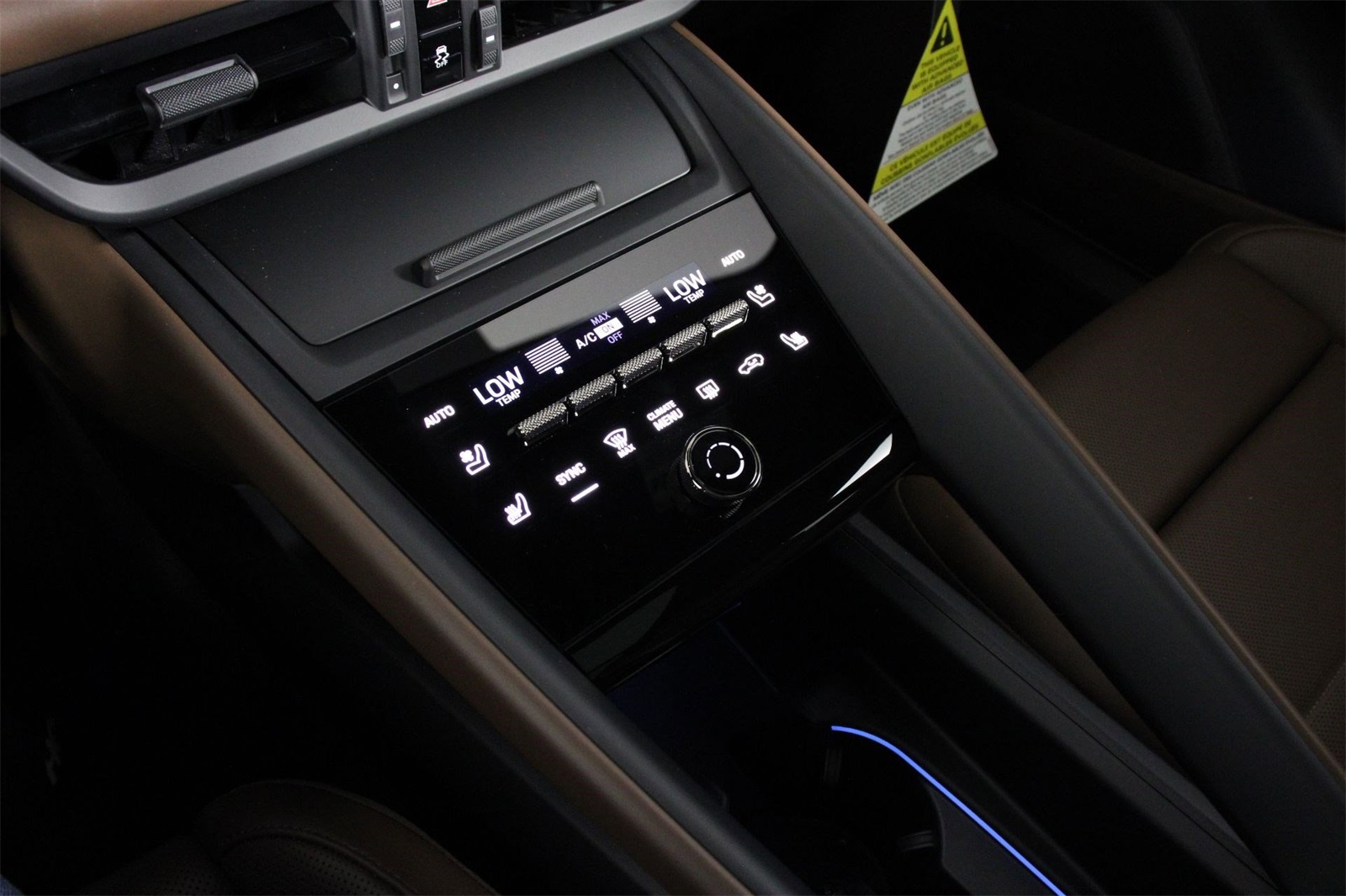 2025 Porsche Macan Electric Turbo photo 14