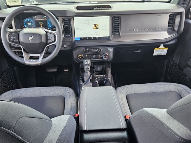 2025 Ford Bronco Base photo 14