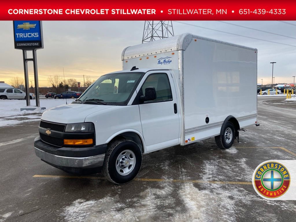 2025 Chevrolet Express Cutaway Base's photo