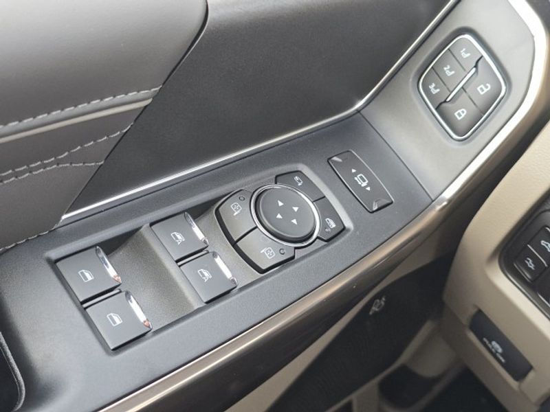 2026 Ford F-250 Platinum photo 12