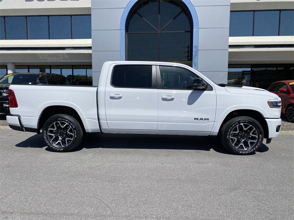 2025 Ram 1500 Laramie photo 4