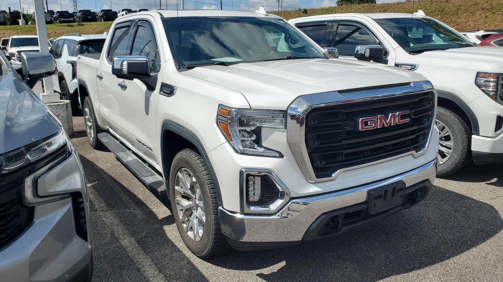 2021 Gmc Sierra 1500 SLT photo 2