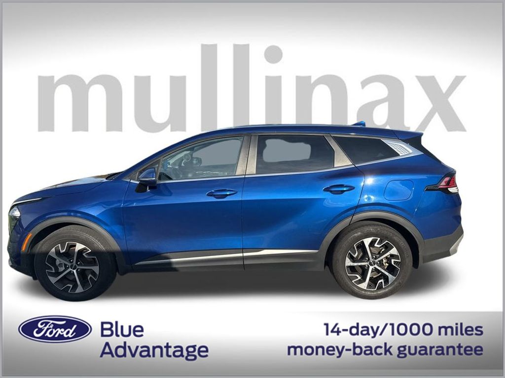 2023 Kia Sportage EX photo 3
