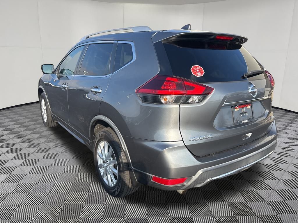 2018 Nissan Rogue SV photo 3