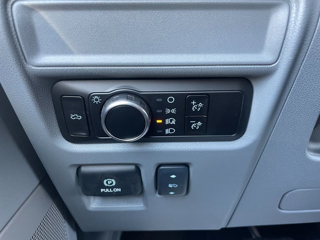 2025 Ford F-150 Lightning photo 19