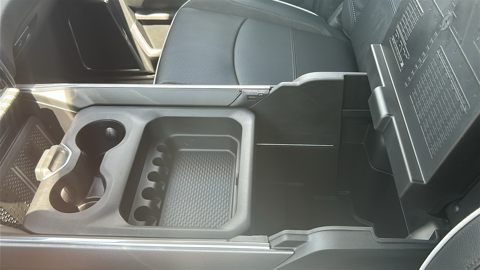 2025 Ram 2500 Laramie photo 29