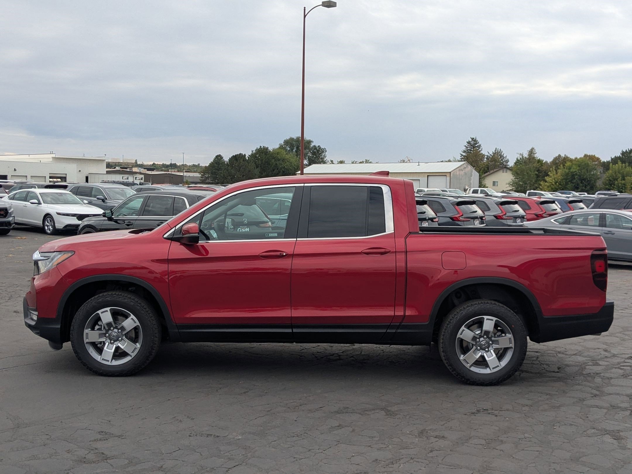 2025 Honda Ridgeline RTL photo 6