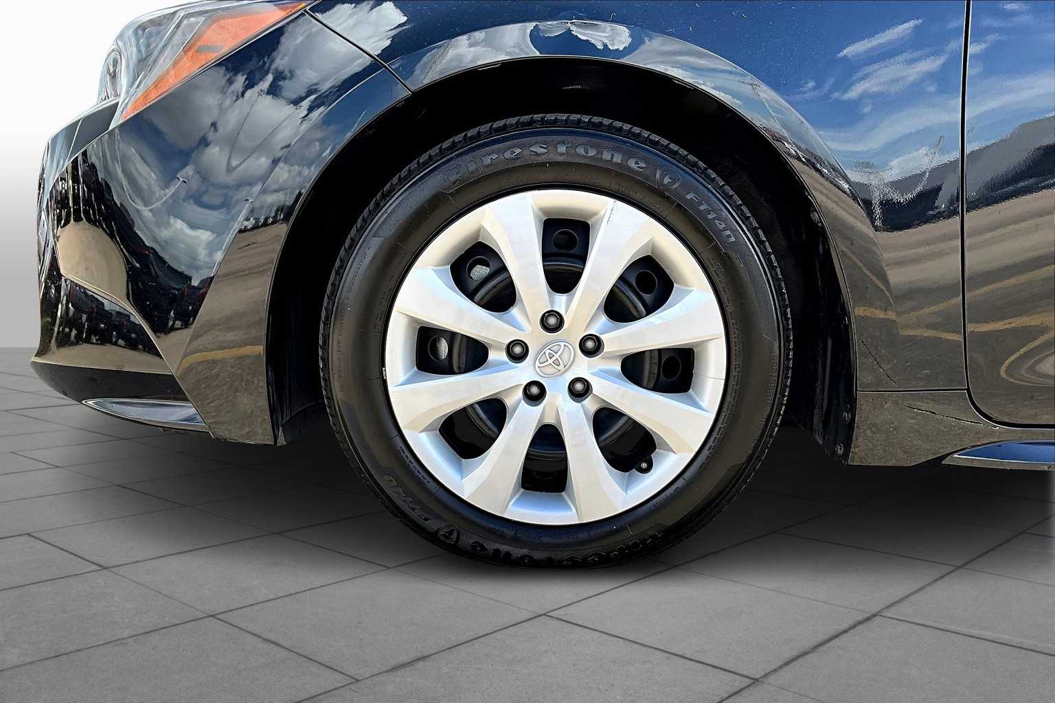 2024 Toyota Corolla LE photo 9
