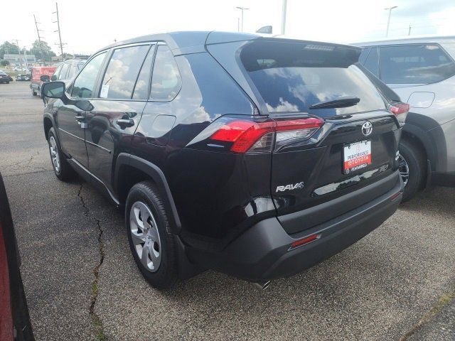 2025 Toyota RAV4 LE photo 4