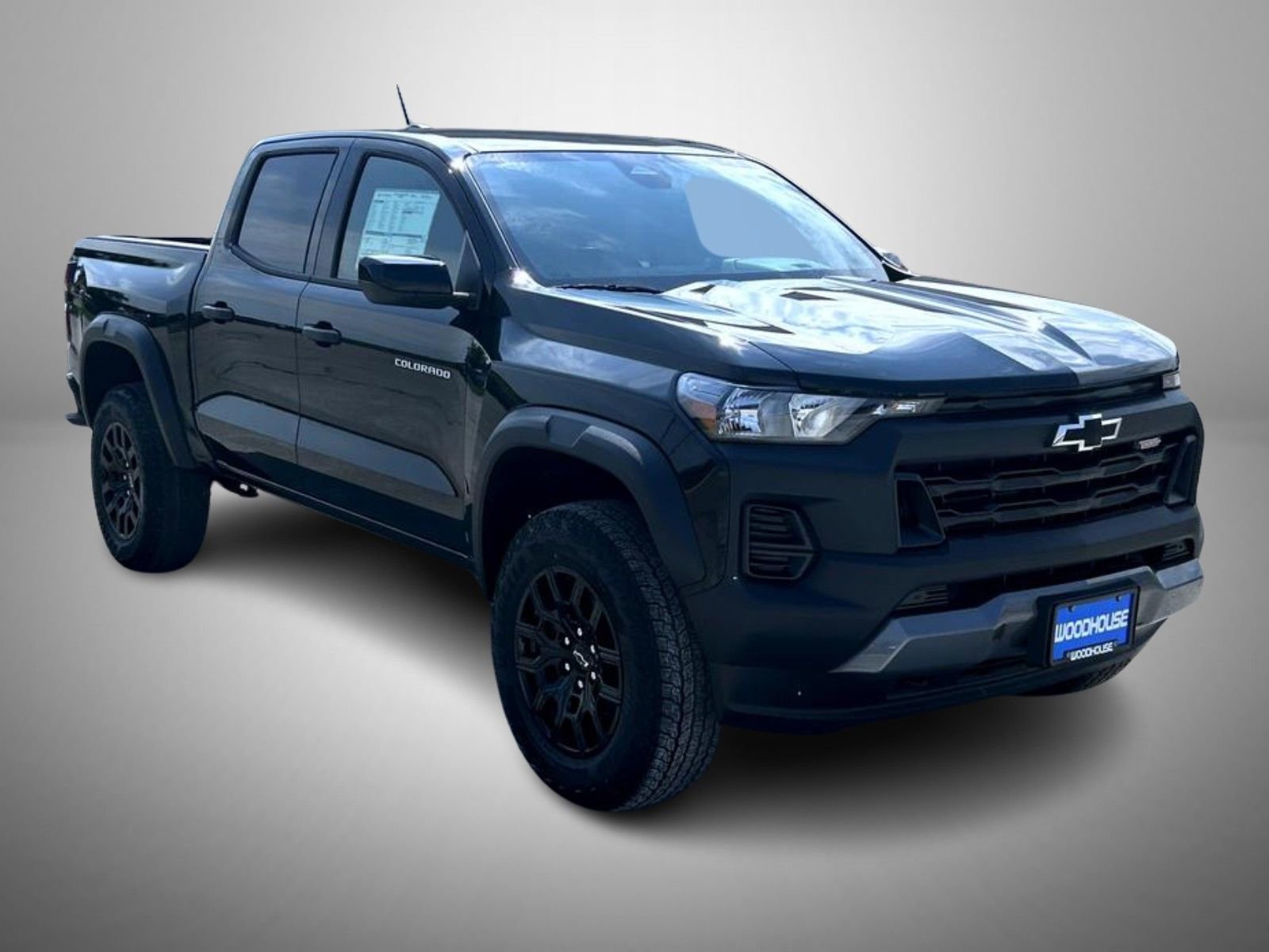 2026 Chevrolet Colorado Trail Boss photo 2