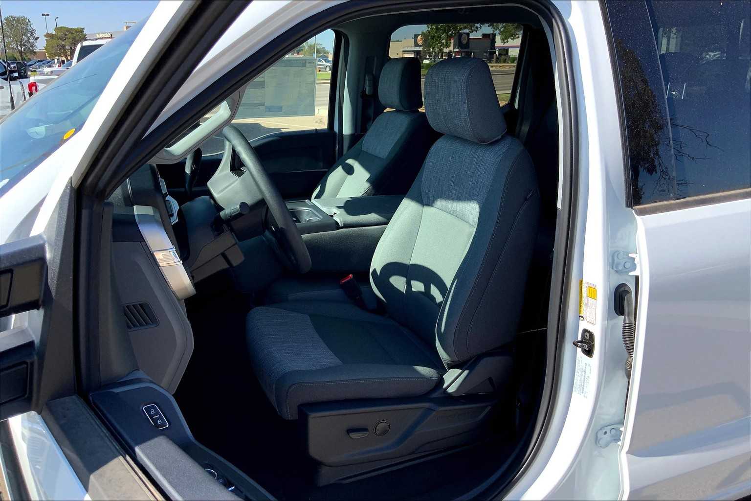 2025 Ford F-250 XLT photo 9