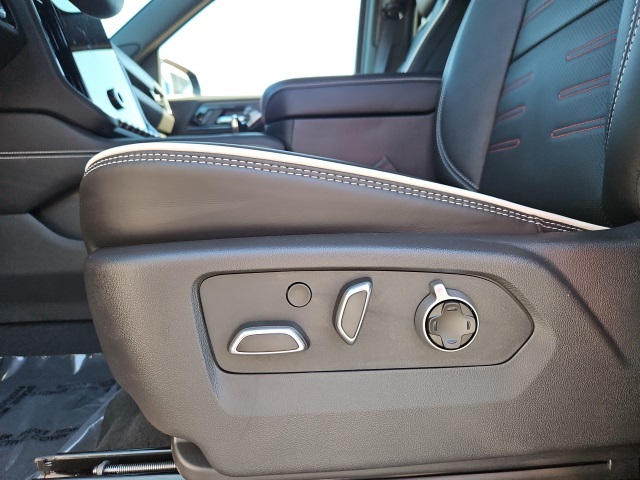 2025 Gmc Yukon AT4 Ultimate photo 30
