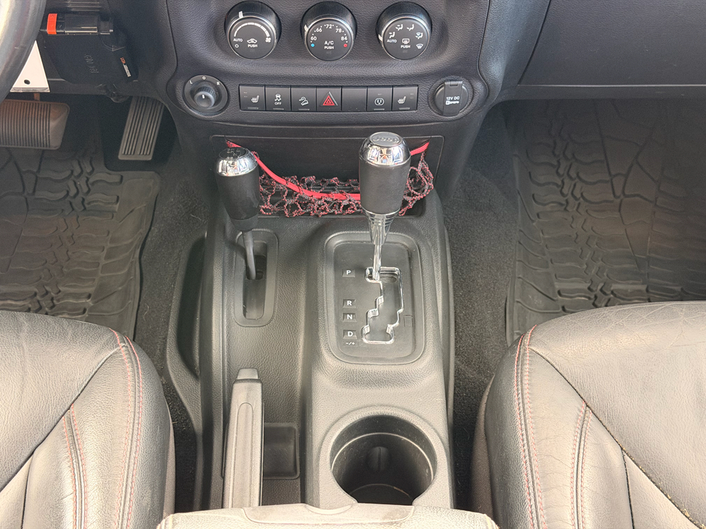 2017 Jeep Wrangler Unlimited Rubicon Recon photo 22