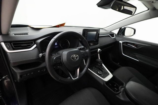 2022 Toyota RAV4 Hybrid XLE photo 9