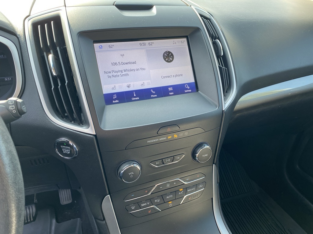 2019 Ford Edge SEL photo 4