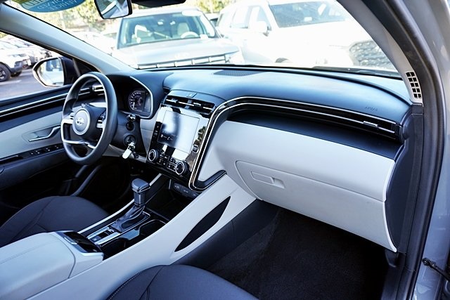 Used 2024 Gray Hyundai SE image 9