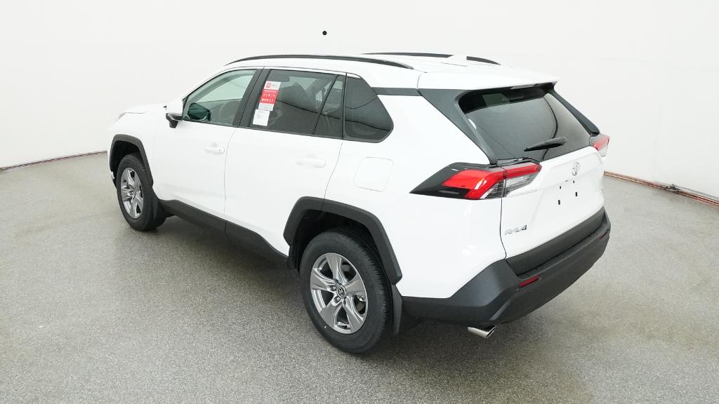 2025 Toyota RAV4 XLE photo 13
