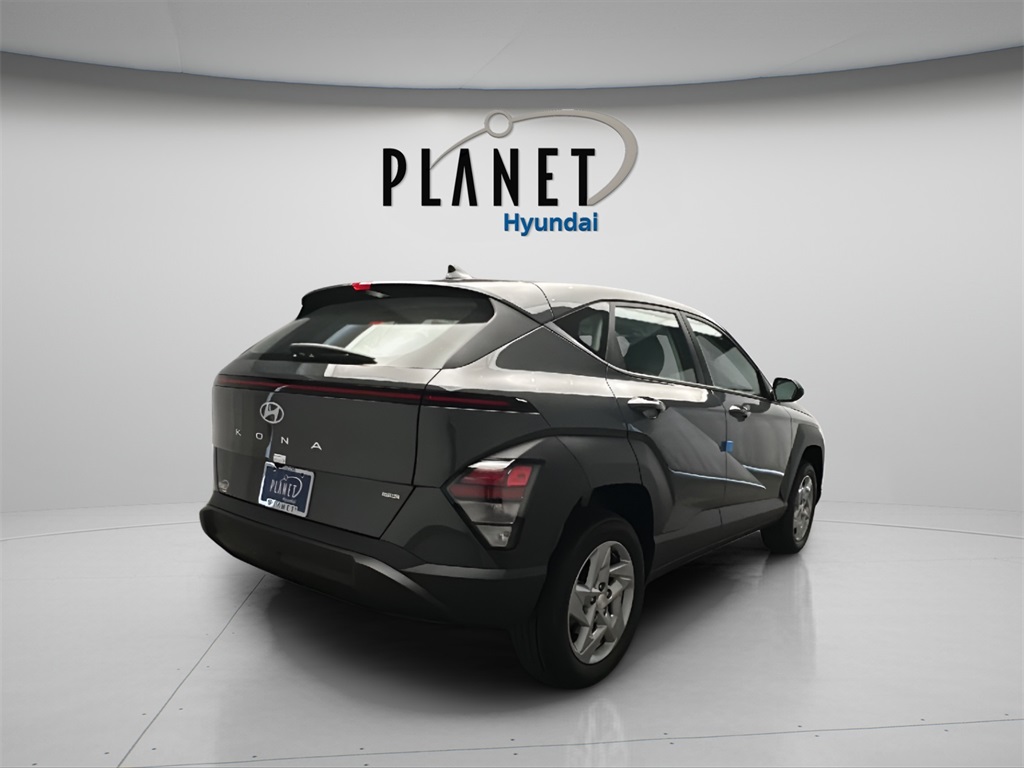 2026 Hyundai Kona SE photo 4