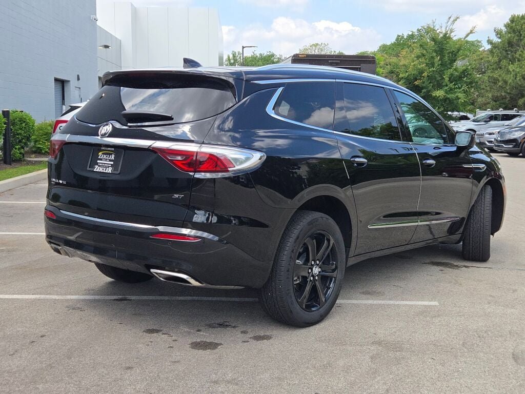 2024 Buick Enclave Essence photo 13