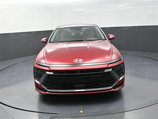2025 Hyundai Sonata Hybrid Limited photo 3