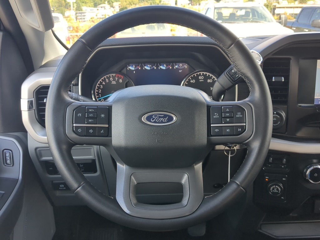 2023 Ford F-150 XLT photo 2