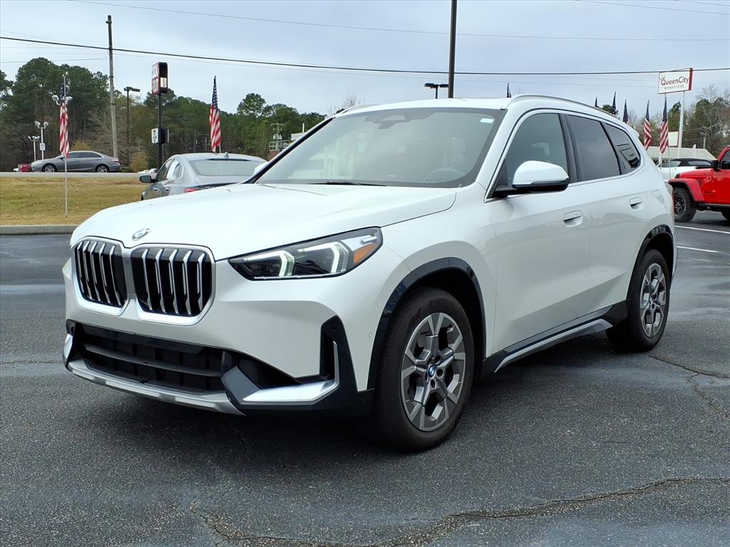 2025 BMW X1 28i's photo