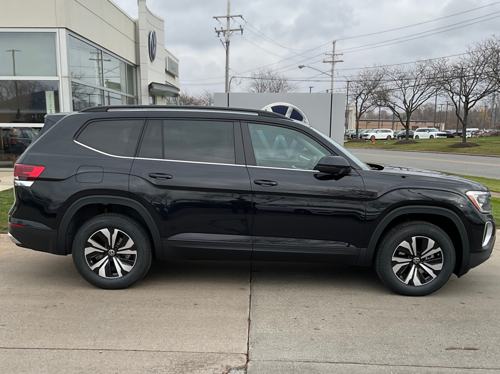 2026 Volkswagen Atlas SE Technology photo 3