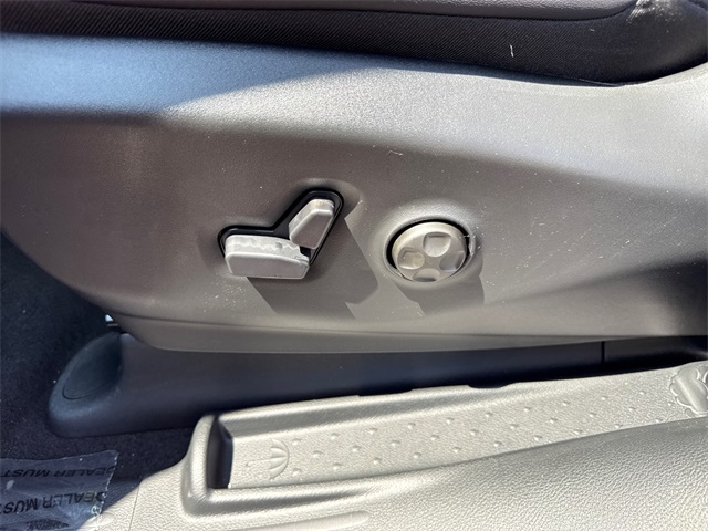 2026 Chrysler Pacifica photo 10