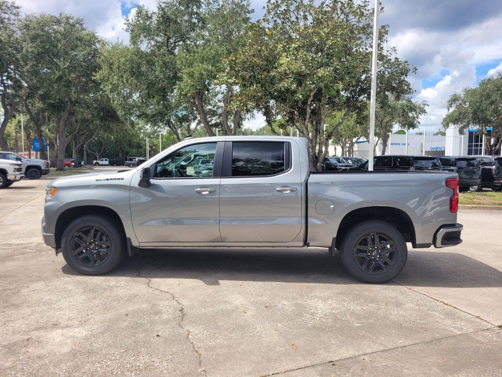 2026 Chevrolet Silverado 1500 RST photo 4