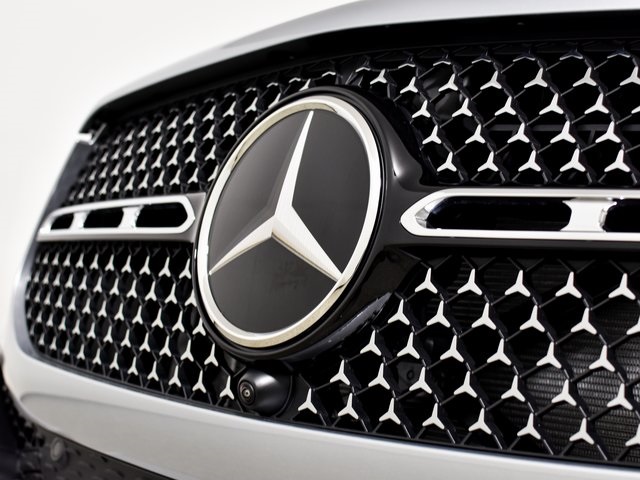 2026 Mercedes Benz GLE 580 4MATIC photo 2