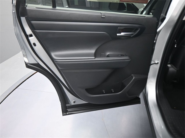 2022 Toyota Highlander XLE photo 14
