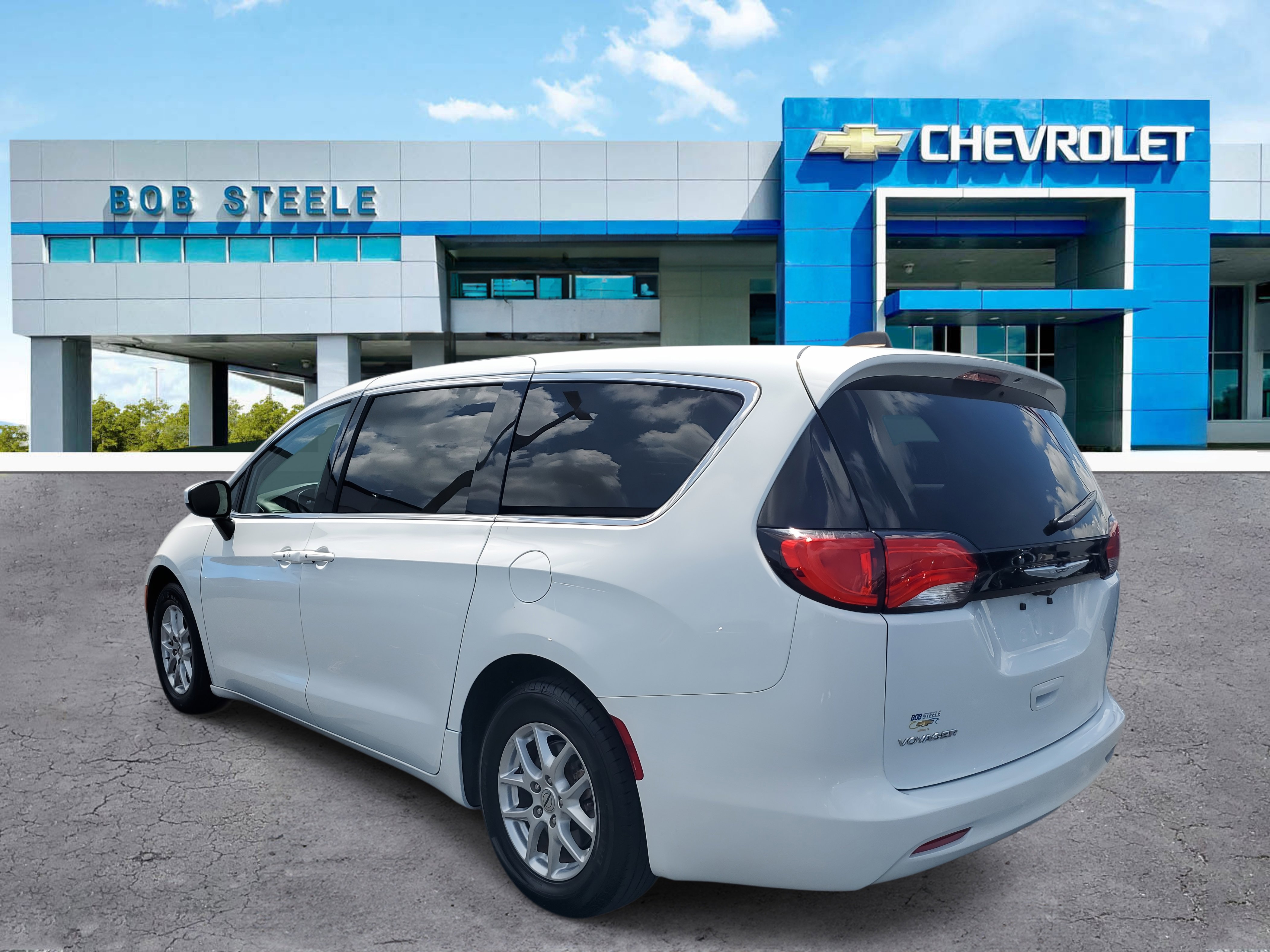 2022 Chrysler Voyager LX photo 4