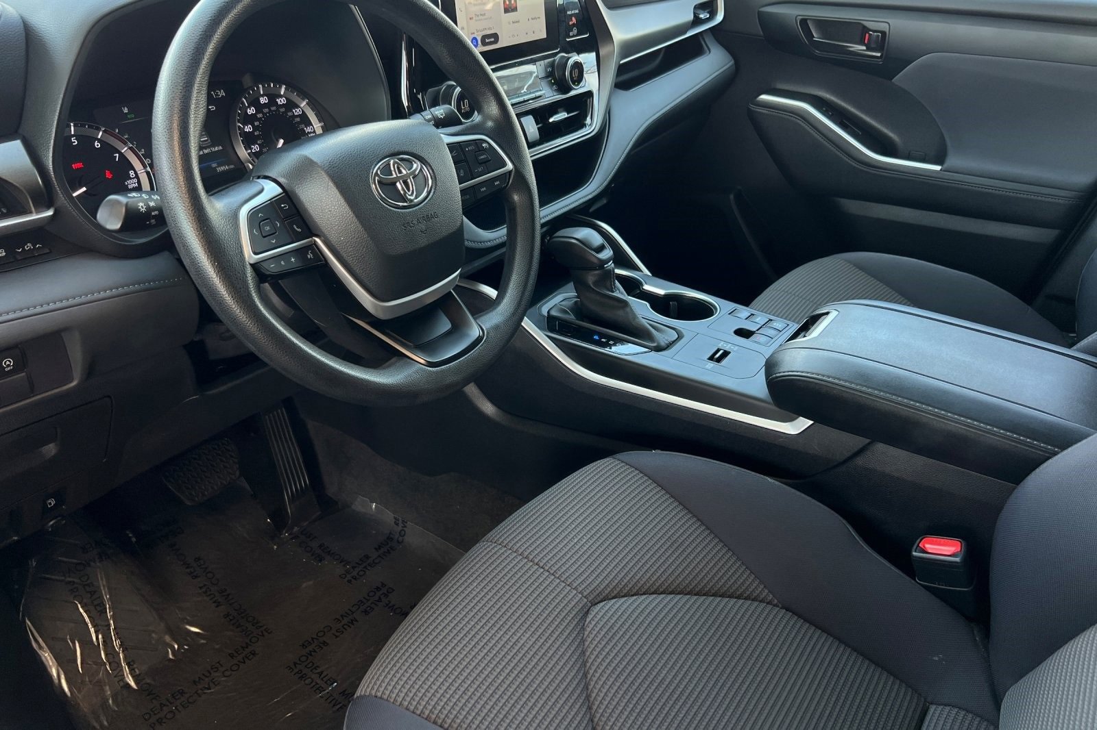 2023 Toyota Highlander L photo 10
