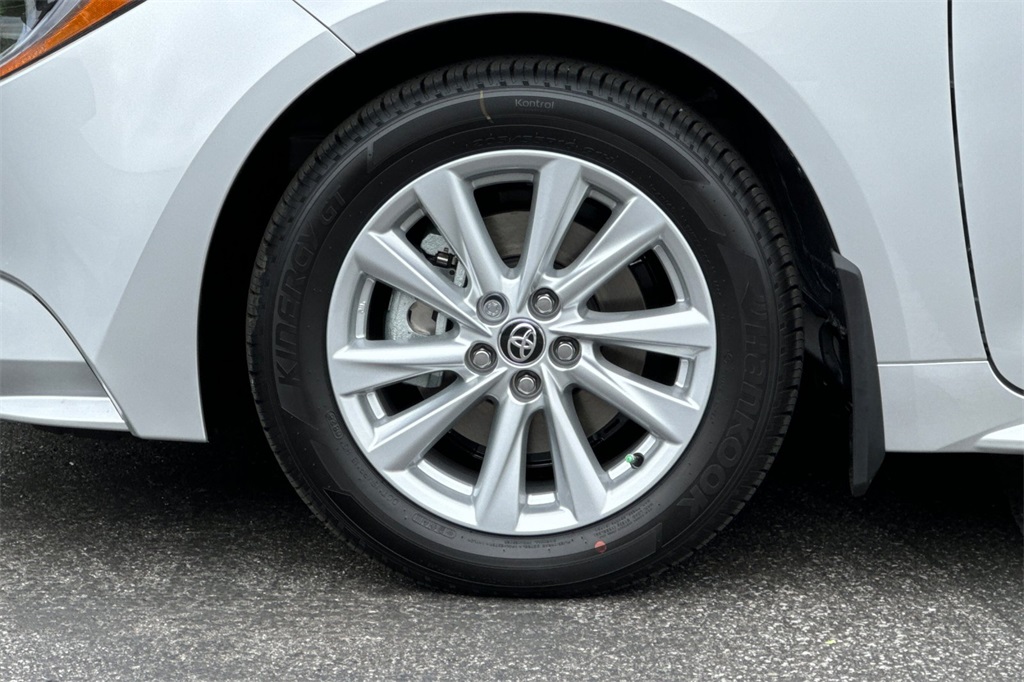 2025 Toyota Corolla LE photo 30