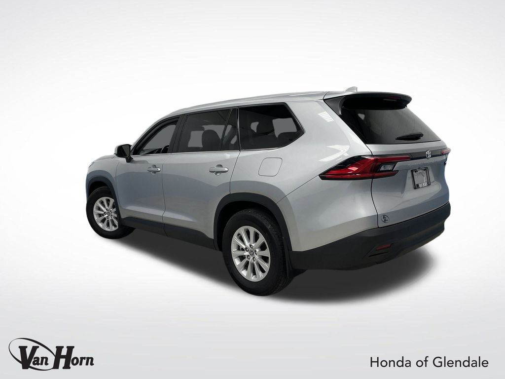 2024 Toyota Grand Highlander XLE photo 3