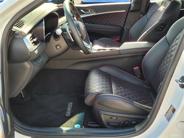 2025 Genesis G70 3.3T Sport Prestige photo 5